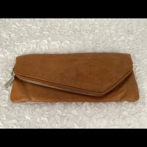 HOBO clutch